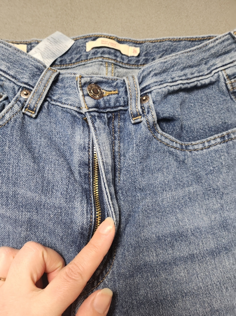 Levi's “High Loose” Premium Blue Denim Jeans - Picture 4 of 16